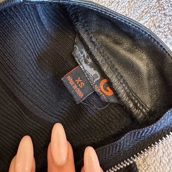 Black Bodycon dress by Guess - Picture 2 of 5